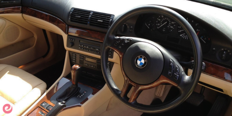 Yurt Dışından Araba Getirmek ve Türkiye'de Kayıt Ettirmek Mümkün mü, Şartları Neler? 13 Direksiyonun sağda olması bir sorun mu