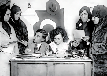 Türkiye Siyasetinde Kadınların Rolü 12 Türkiye Siyasetinde Kadınların Rolü